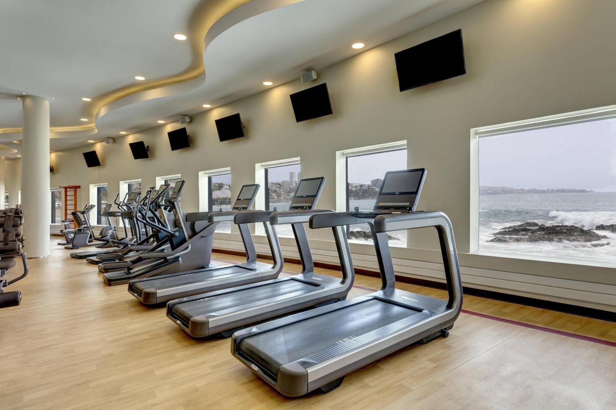 Sheraton Miramar Hotel & Convention Center Винья-дель-Мар Экстерьер фото The gym at the hotel