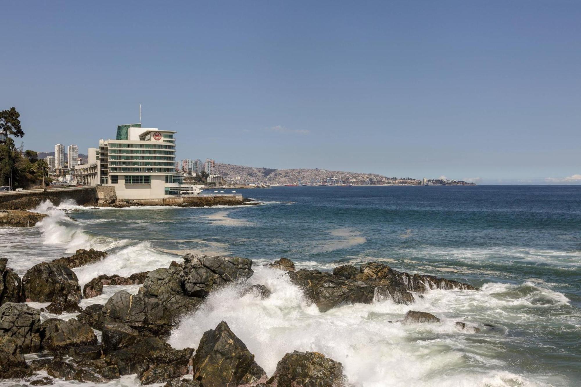 Sheraton Miramar Hotel & Convention Center Винья-дель-Мар Экстерьер фото View of the coast of Vina del Mar.