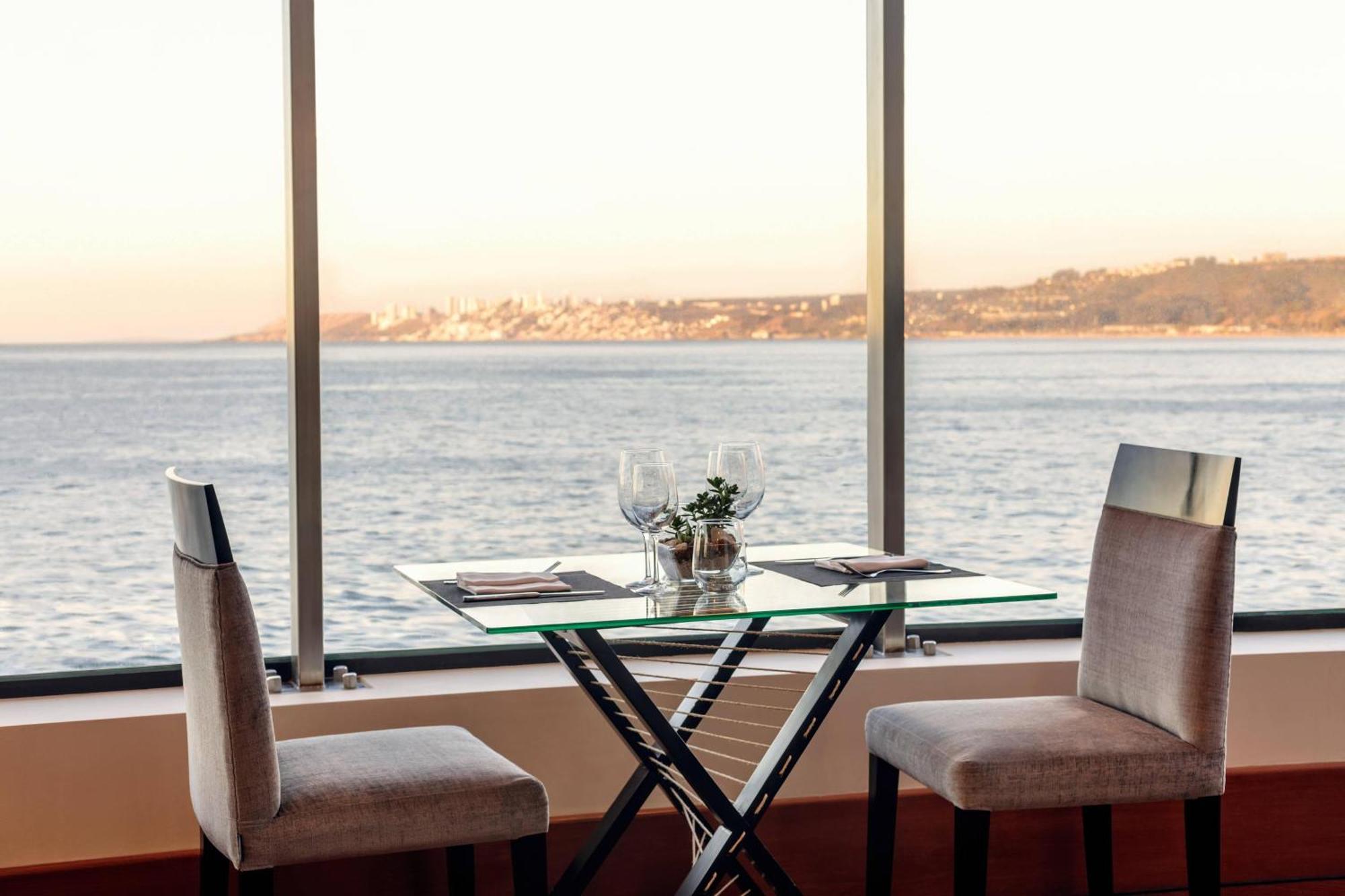 Sheraton Miramar Hotel & Convention Center Винья-дель-Мар Экстерьер фото View from the restaurant