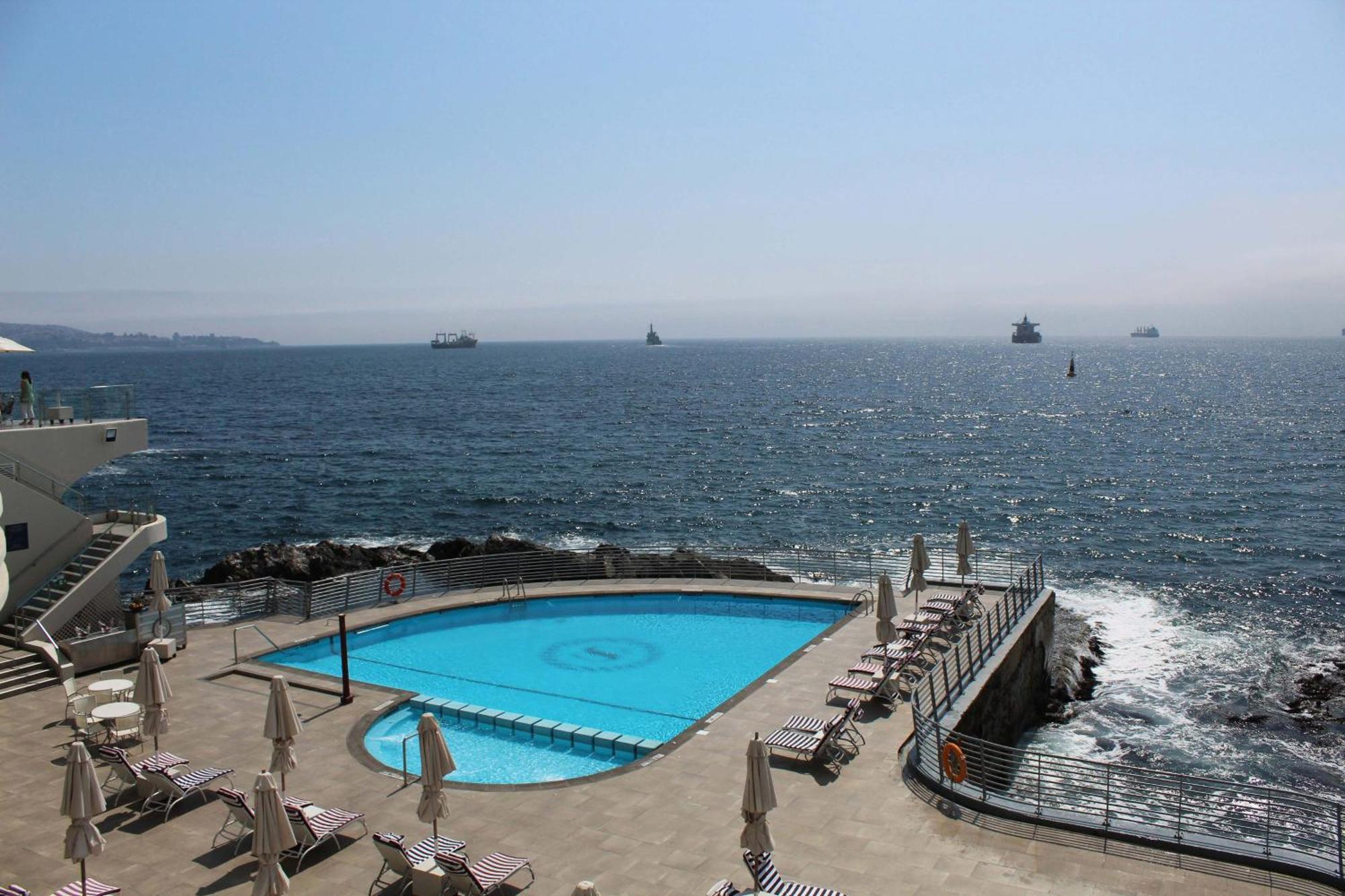 Sheraton Miramar Hotel & Convention Center Винья-дель-Мар Экстерьер фото The pool at the Hotel Splendid